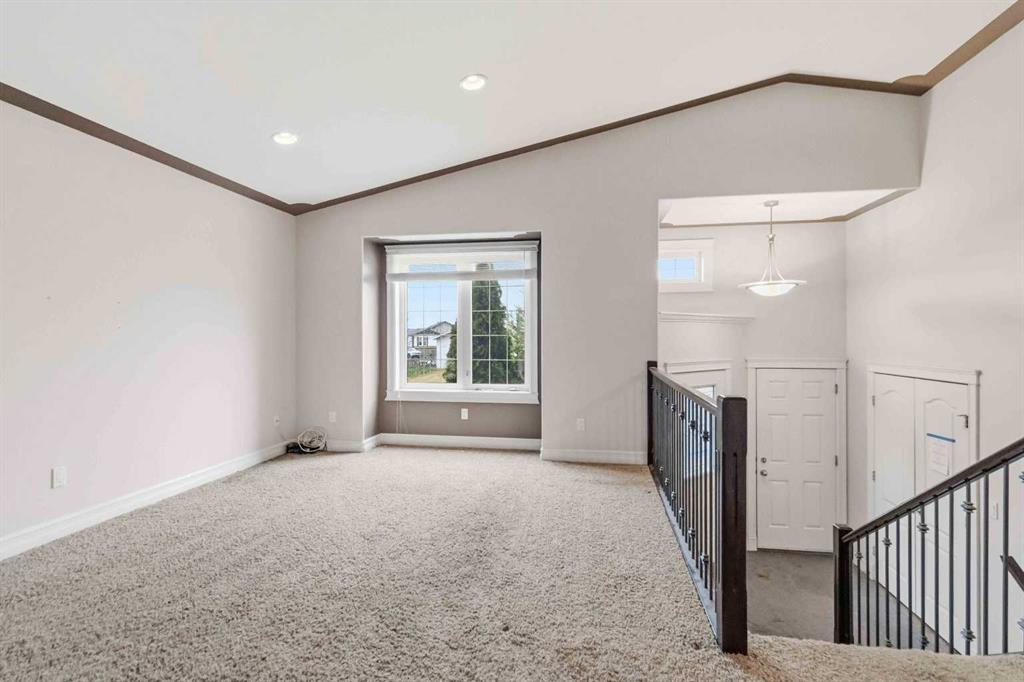 245 Elm Street photo 2