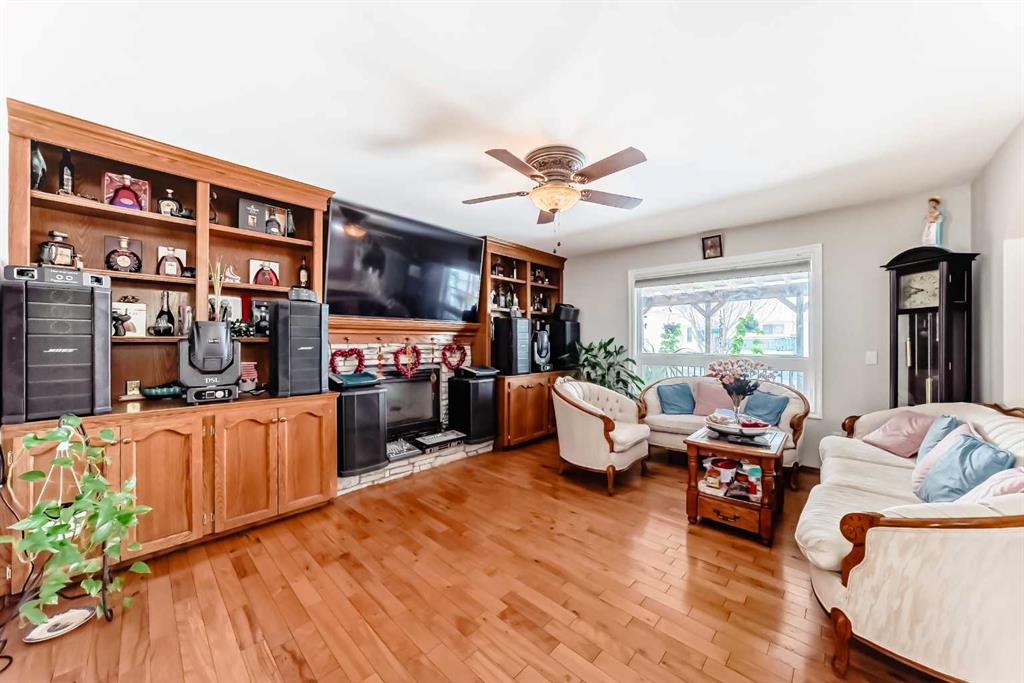 49 Applewood Court SE photo 3
