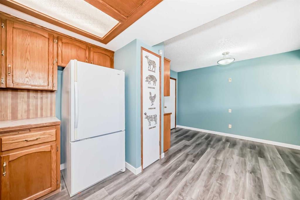4308 55 Street NE photo 5