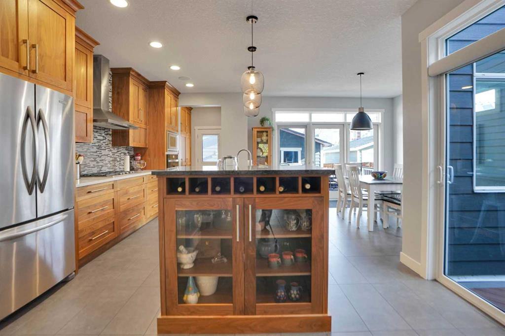 145 Marquis Common SE photo 5