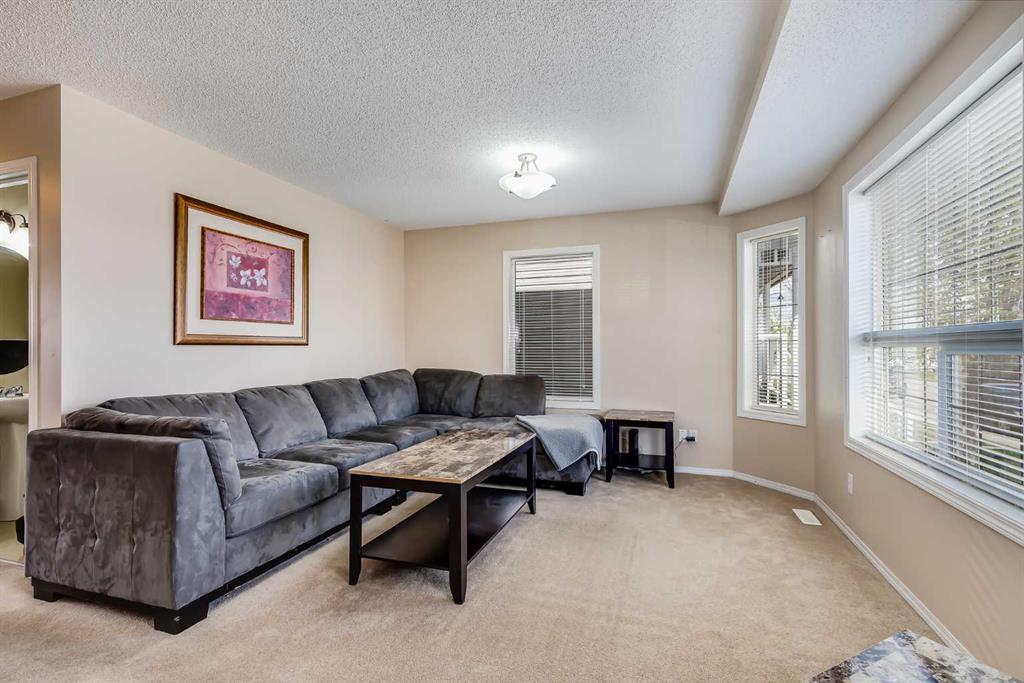31 Taralake Gardens NE photo 3