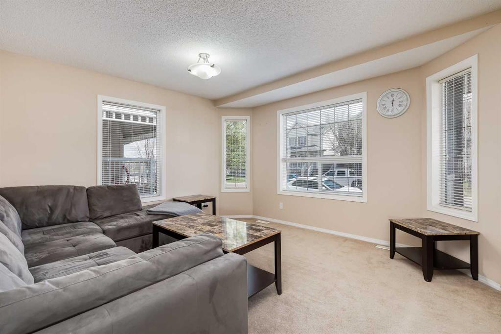 31 Taralake Gardens NE photo 4