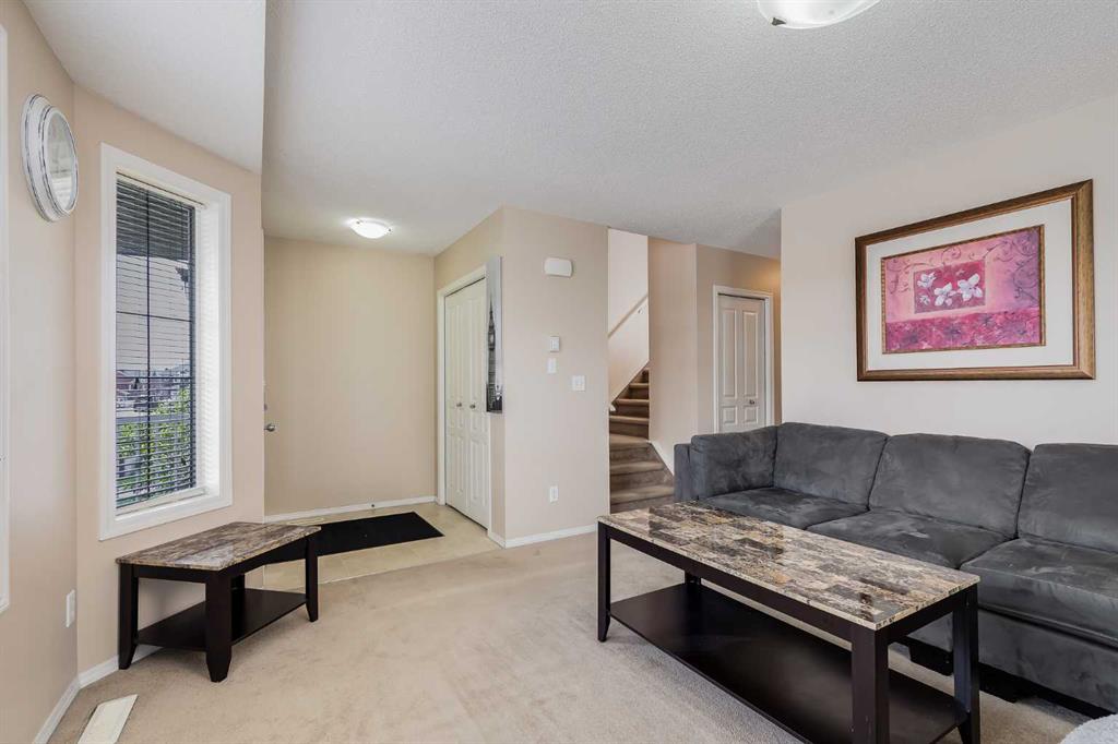 31 Taralake Gardens NE photo 5