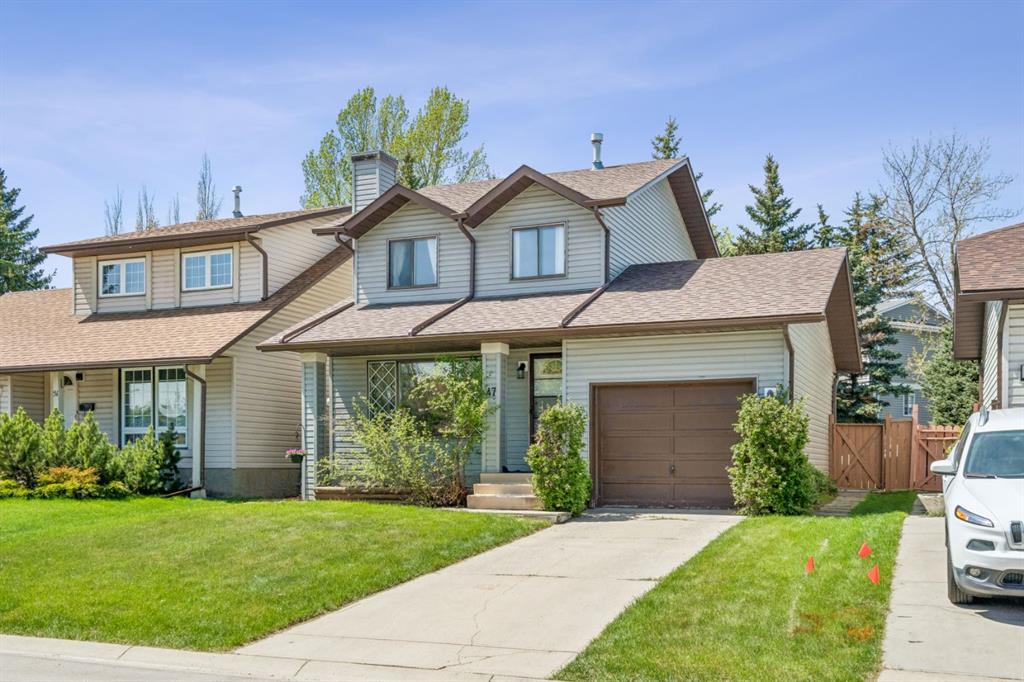 47 Cedargrove Way SW photo 2