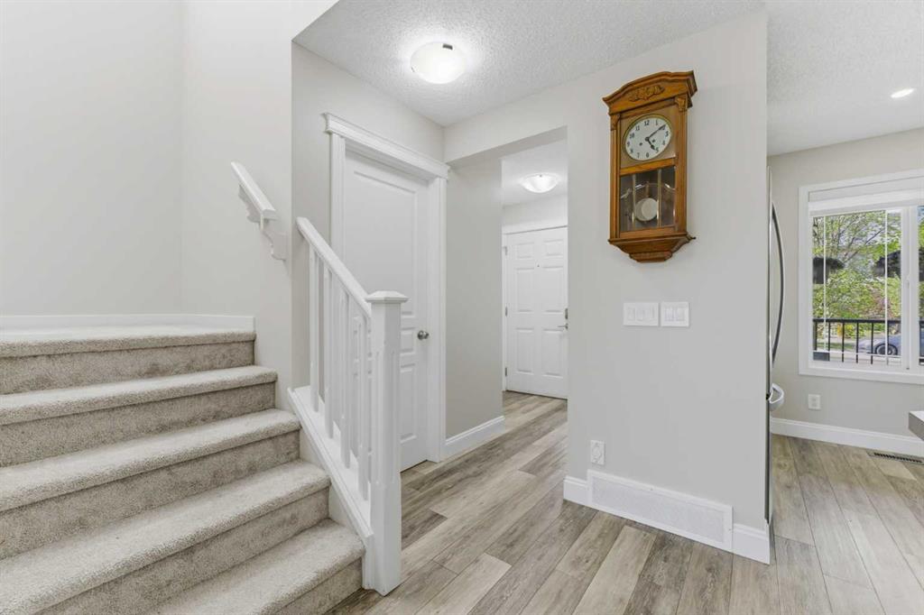 394 Copperpond Boulevard SE photo 3