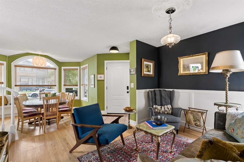 2235 27 Street SW photo 2