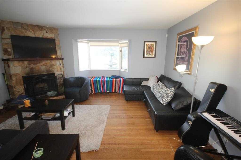3824 BRANTFORD Drive NW photo 5