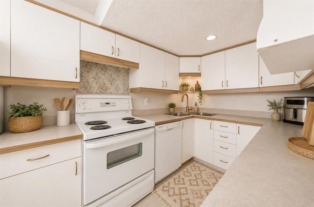 9930 Bonaventure Drive SE #702 photo 2