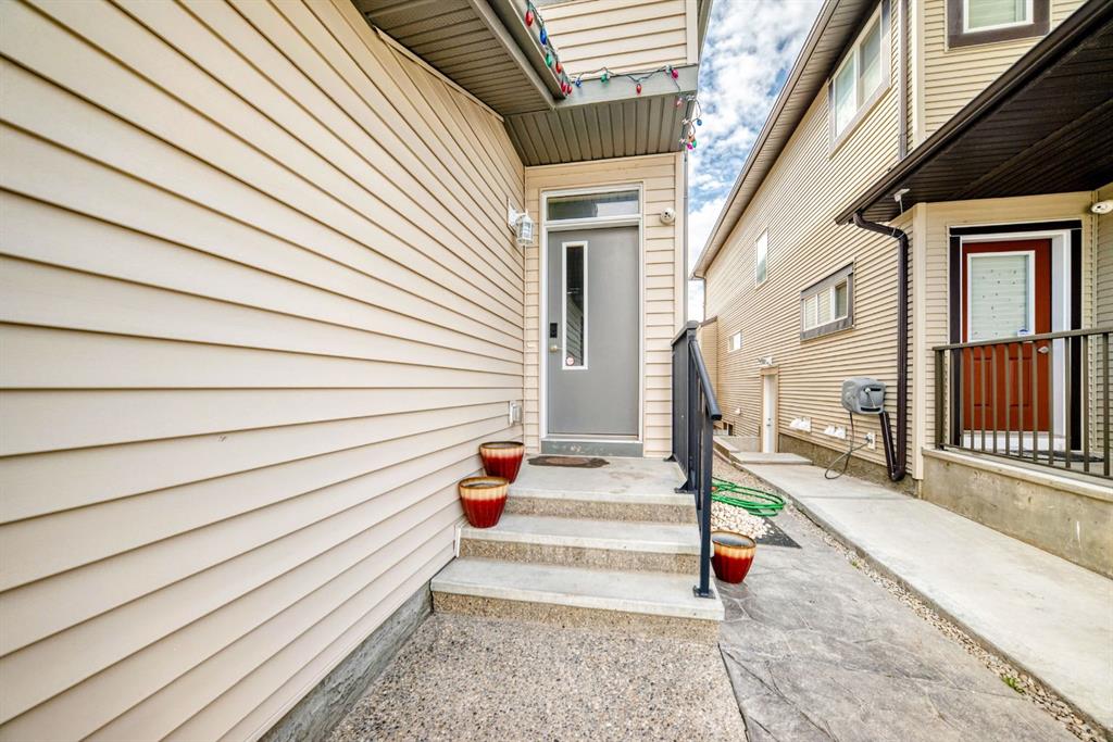 85 Savanna Close NE photo 3