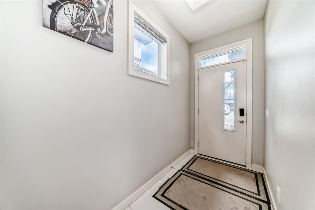 85 Savanna Close NE photo 4