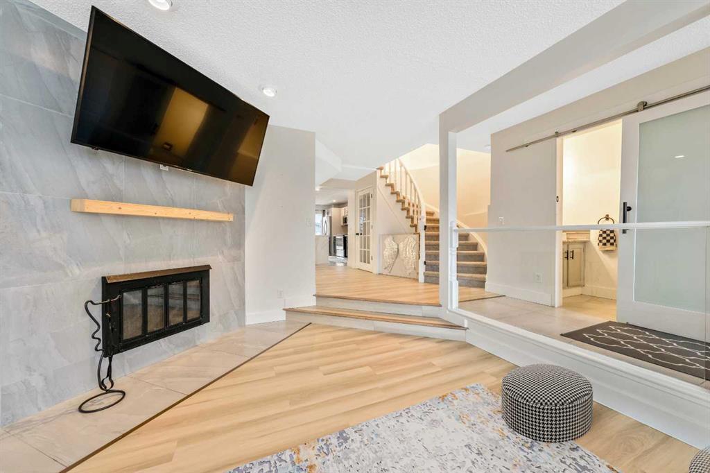 100 Woodfield Green SW photo 3