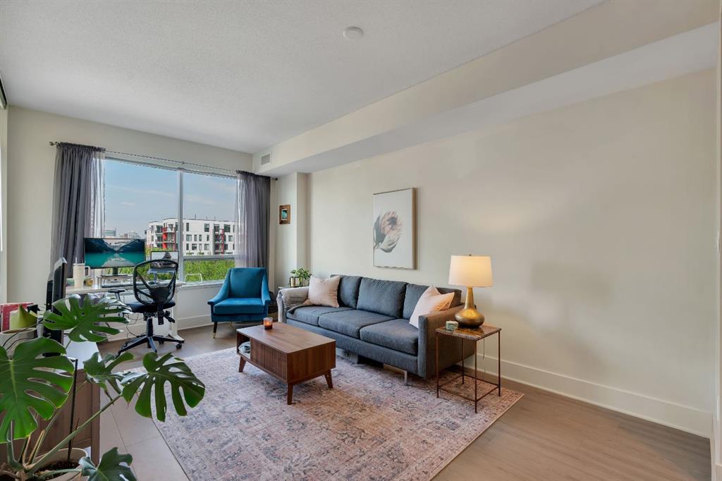 38 9 Street NE #412 photo 2