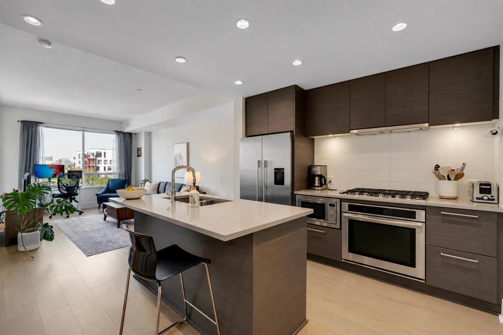 38 9 Street NE #412 photo 4