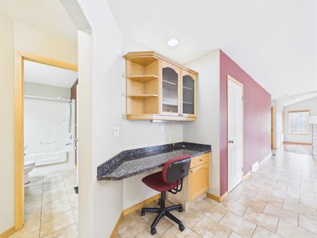 181 Panamount Hill NW photo 5