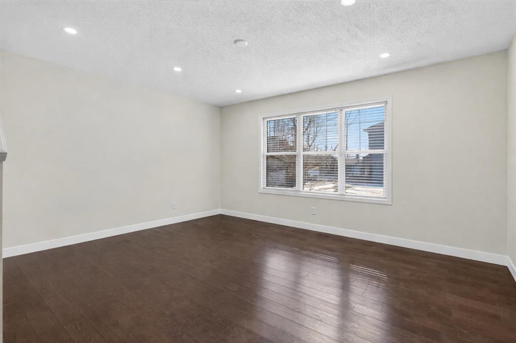 28 Elgin View SE photo 5