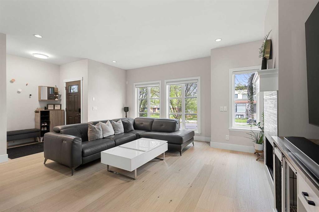 3804 Sarcee Road SW photo 3