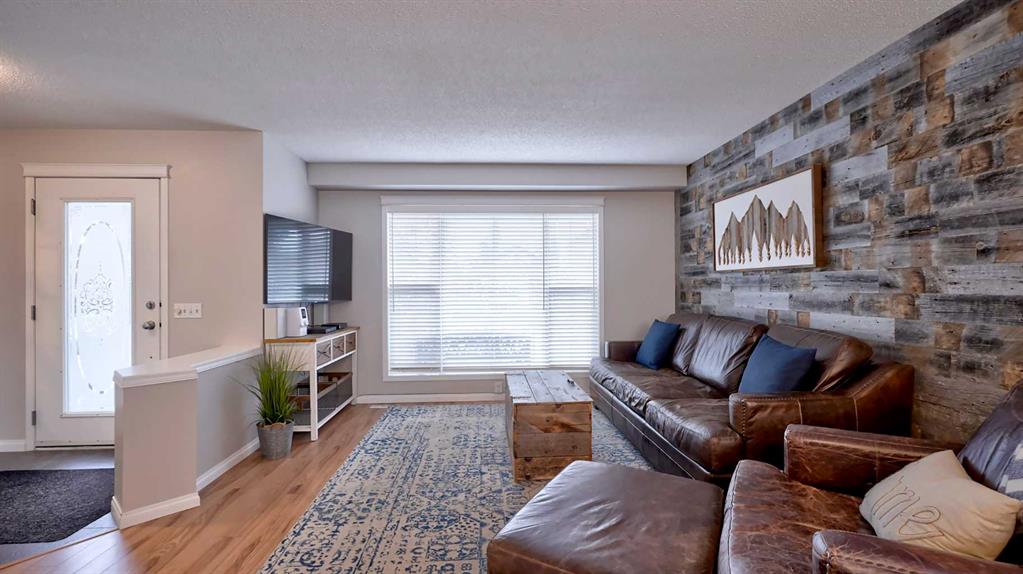 20 Tuscany Valley Park NW photo 4