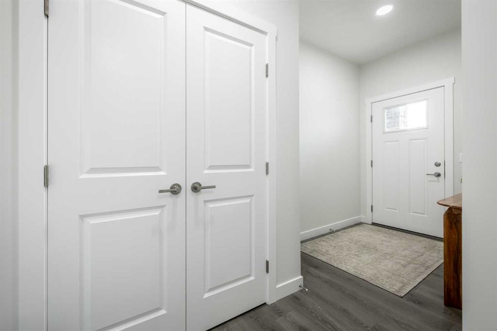 145 Sora Gardens SE photo 3