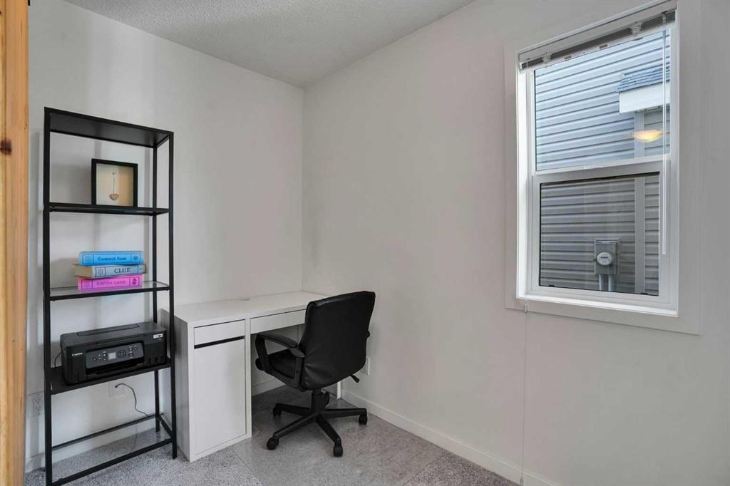 209 Copperpond Parade SE photo 5