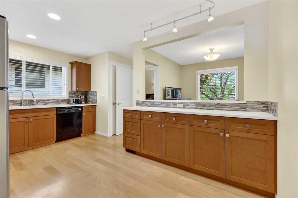 10540 Oakfield Drive SW photo 2