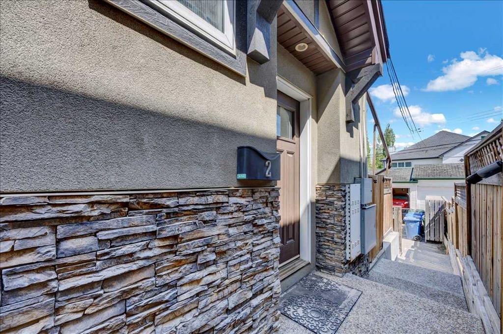 3712 16 Street SW #2 photo 4