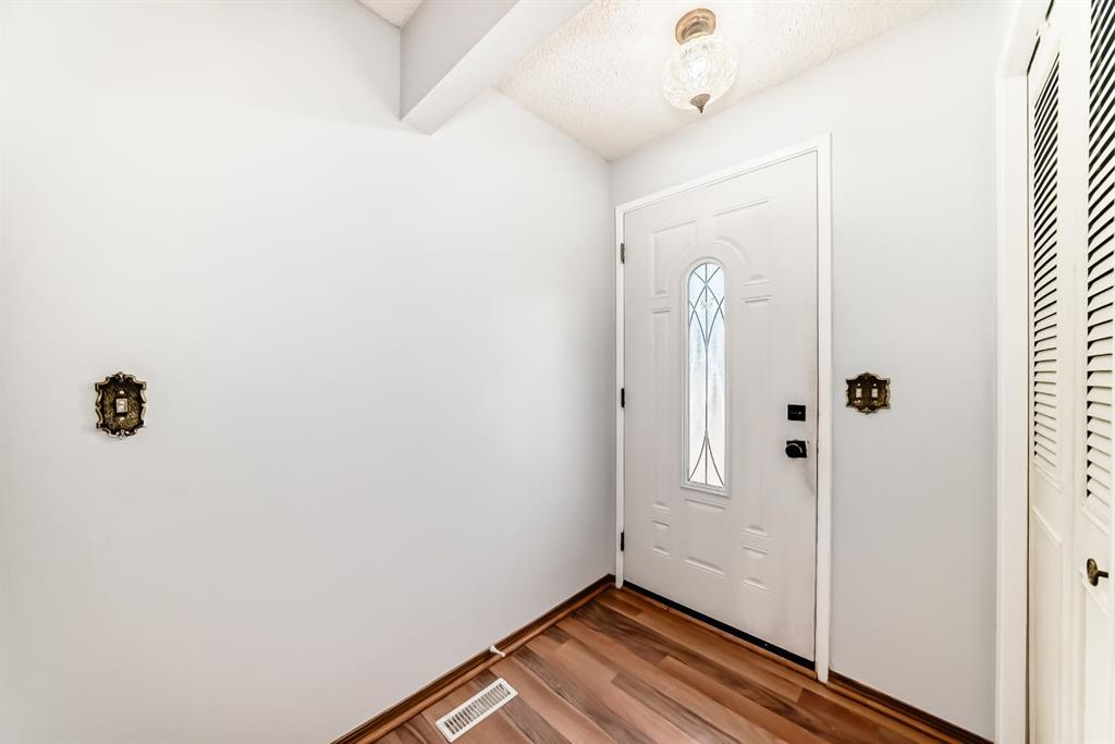 411 Abadan Place NE photo 2
