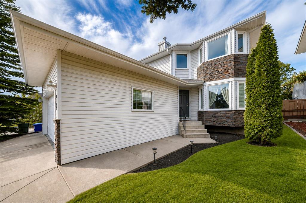 232 Macewan Ridge Close NW photo 2