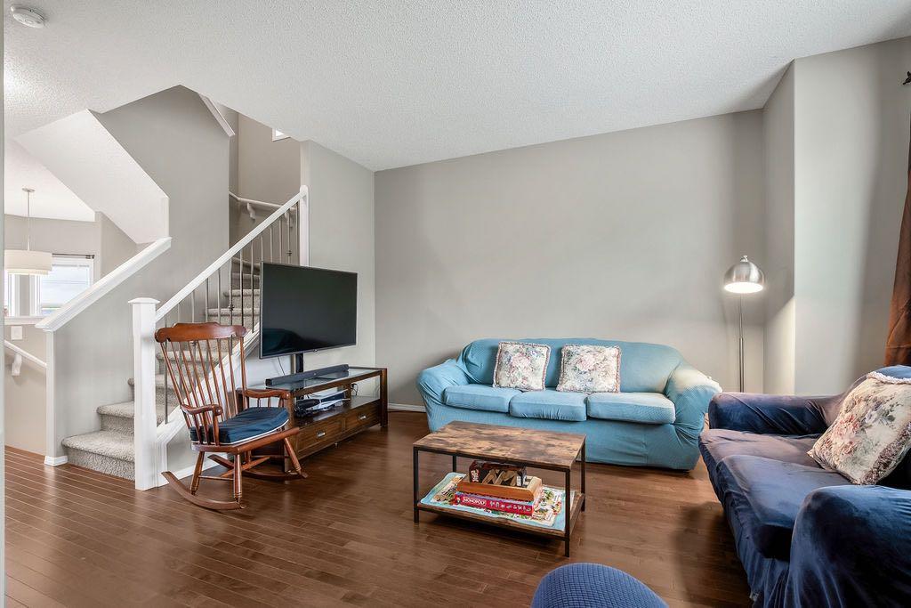 162 Cranford Park SE photo 4