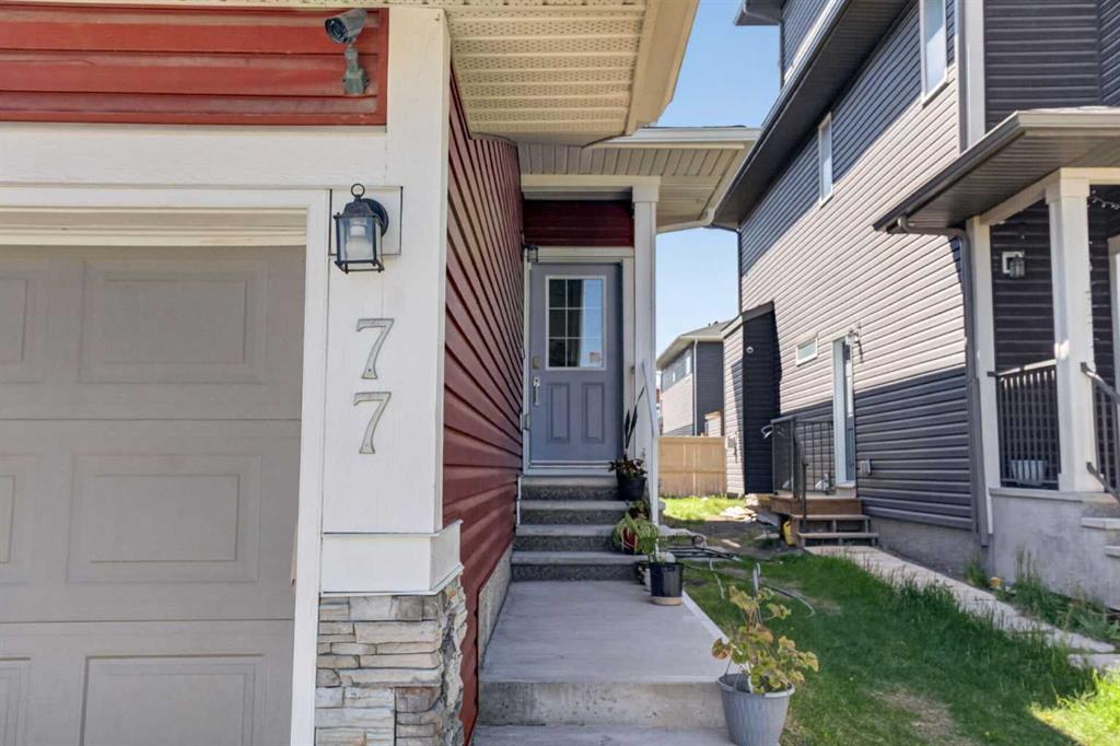 77 Saddlestone Place NE photo 2