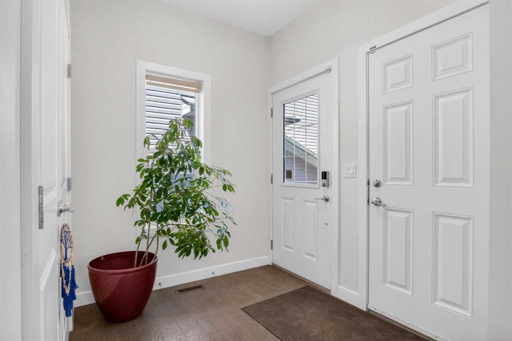 77 Saddlestone Place NE photo 3