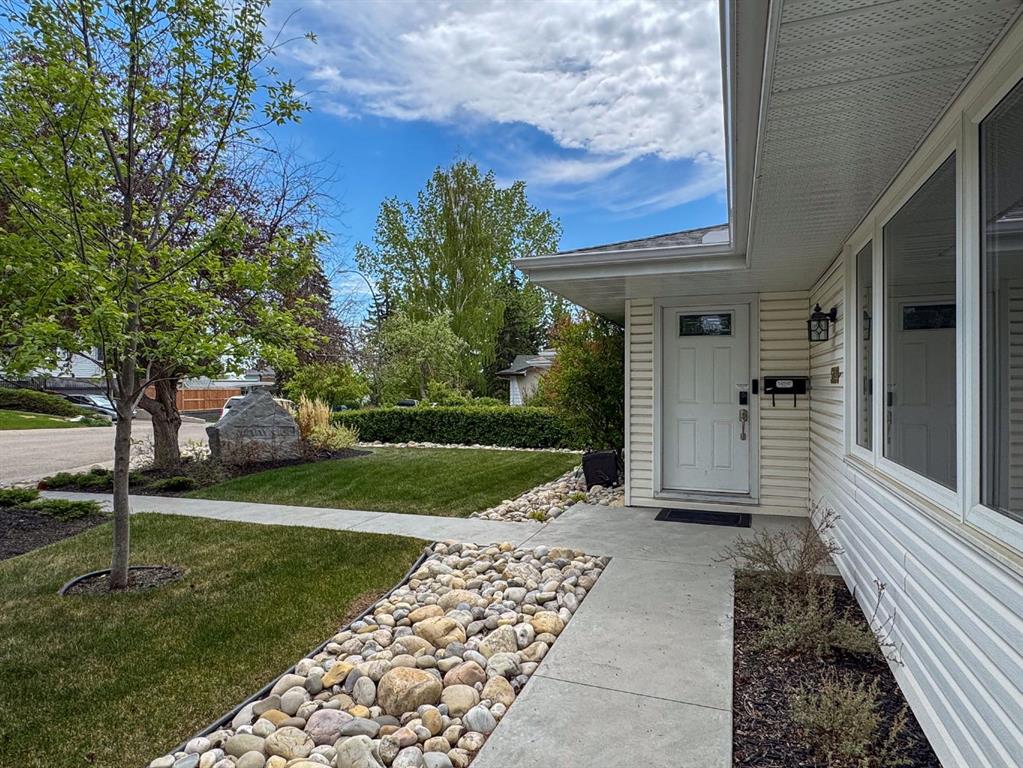 5839 Dalkeith Hill NW photo 3