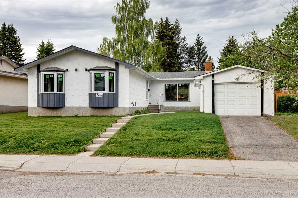 3394 Breton Close NW