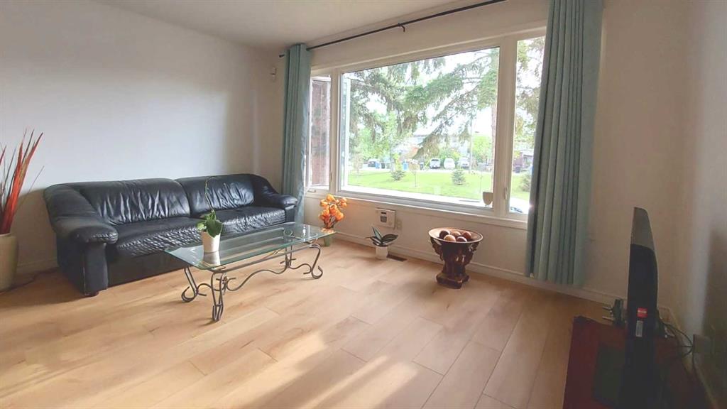 121 Huntford Close NE photo 2