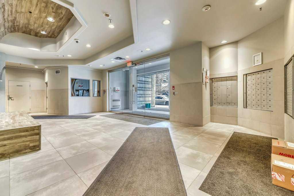 683 10 Street SW #701 photo 4