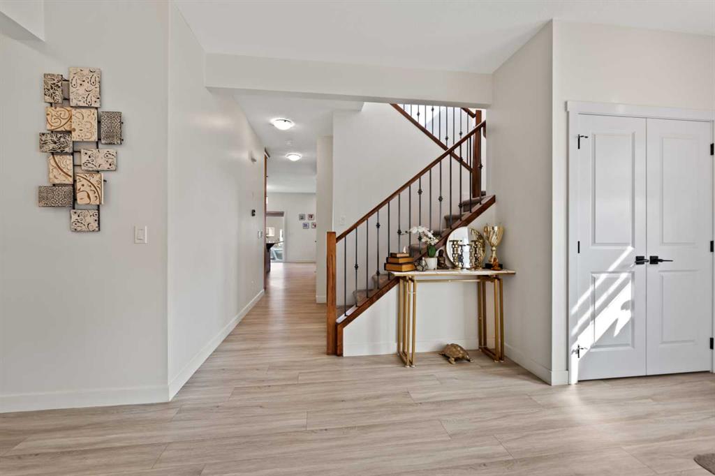 312 Homestead Grove NE photo 3