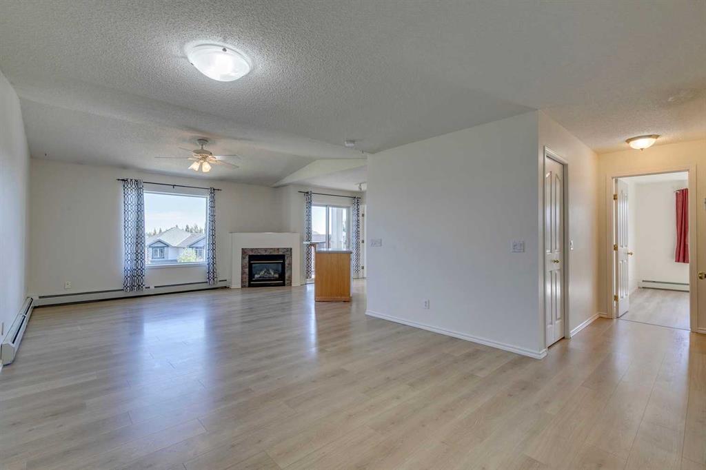 7301 Valleyview Park SE #301 photo 4