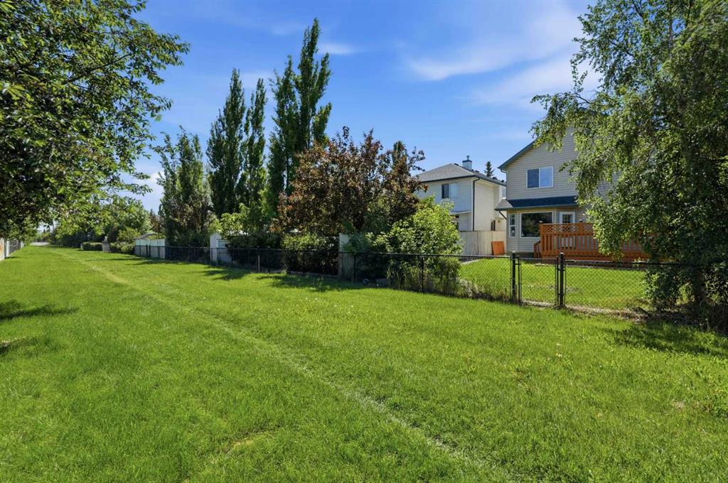 141 Shannon Square SW photo 2