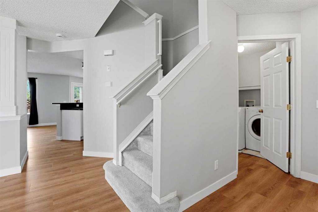 141 Shannon Square SW photo 4