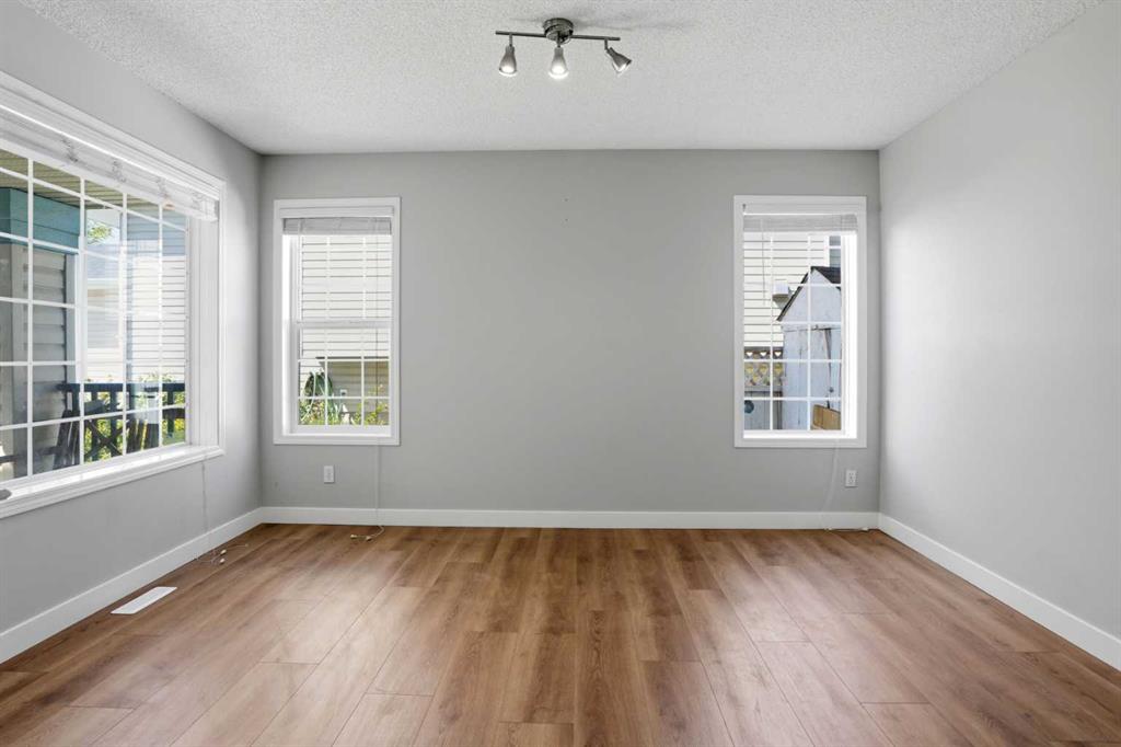 141 Shannon Square SW photo 5