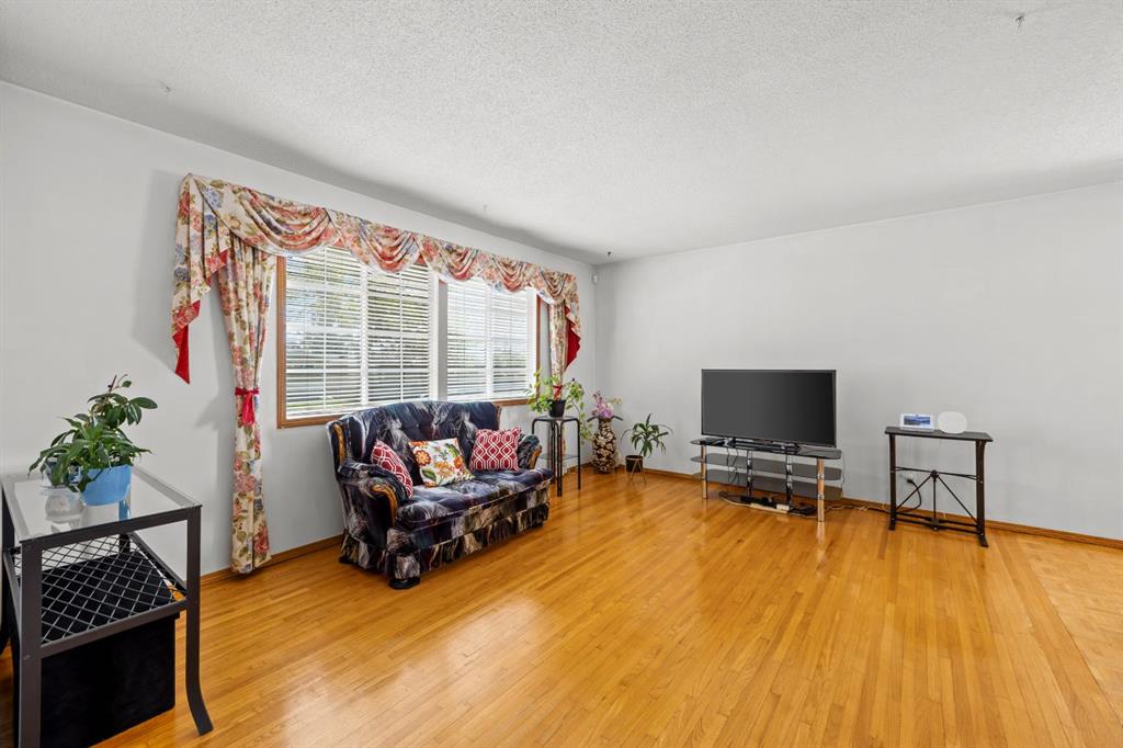 1307 Radisson Drive SE photo 3