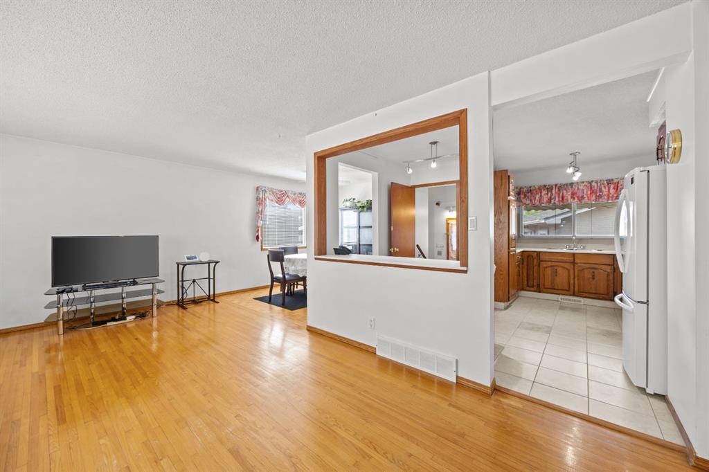 1307 Radisson Drive SE photo 5