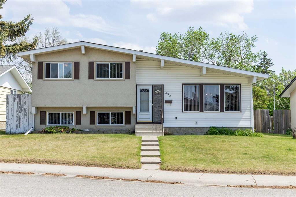 452 Manora Way NE photo 2