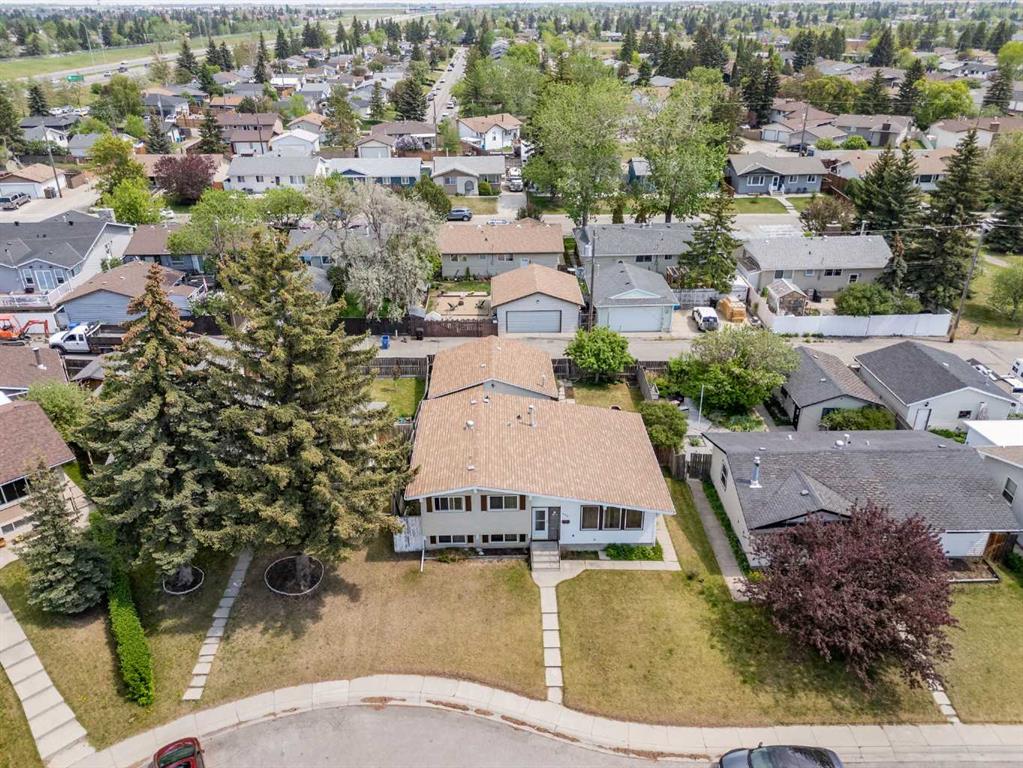 452 Manora Way NE photo 4