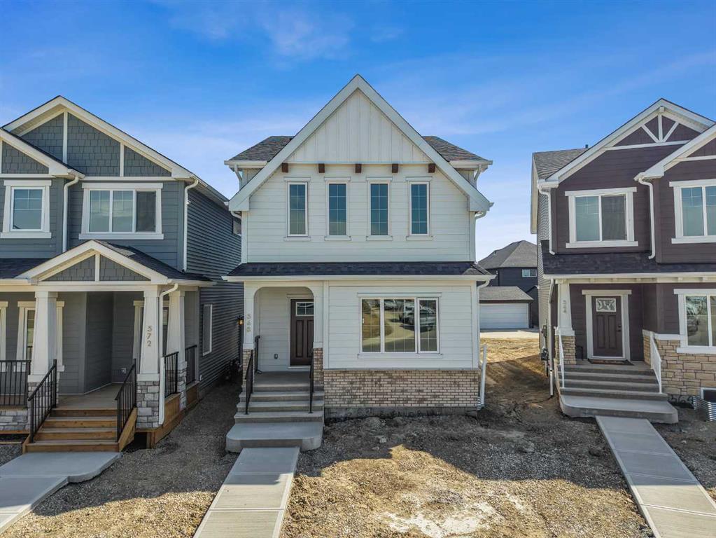 568 Buffaloberry Manor SE