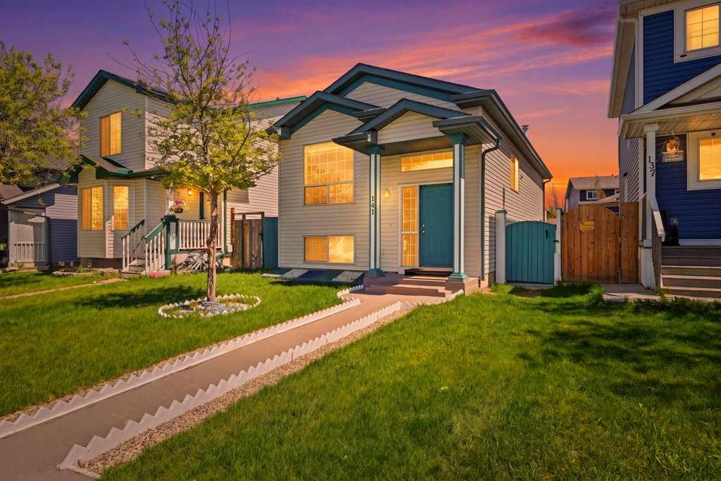 141 Martin Crossing Crescent NE