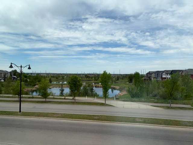 264 Auburn Bay Drive SE photo 2