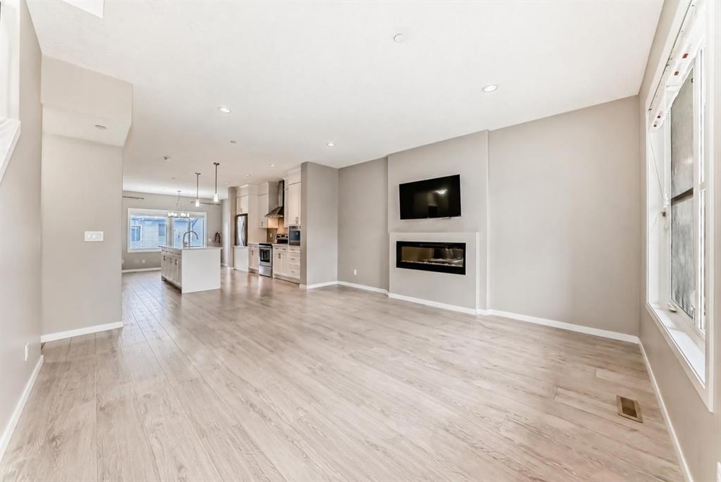 140 Howse Avenue NE photo 4