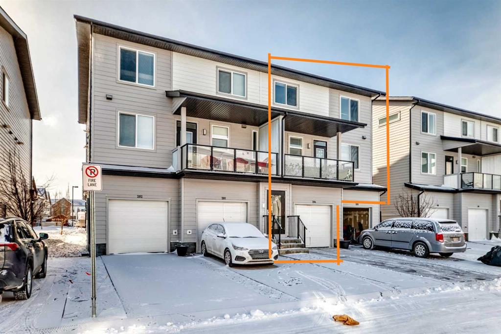 135 Redstone Walk NE #204