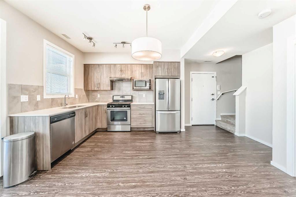 135 Redstone Walk NE #204 photo 5