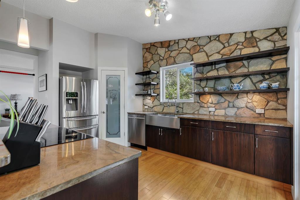 6316 Crowchild Trail SW photo 4